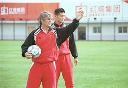 米兰体育官网app-包含米卢斯主场失利，仍在保级区踟蹰的词条