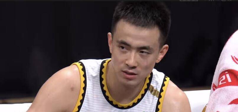 首发球员受伤，替补表现亮眼能否影响比赛走势？的简单介绍